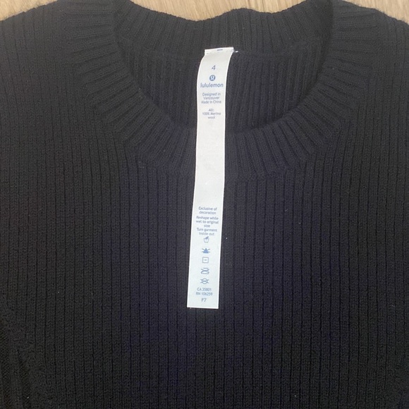 Lululemon 100% wool size 4 sweater . - Picture 2 of 3